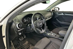 Valkoinen Audi A3 2017 kuva 3.