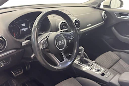 Valkoinen Audi A3 2017 kuva 8.