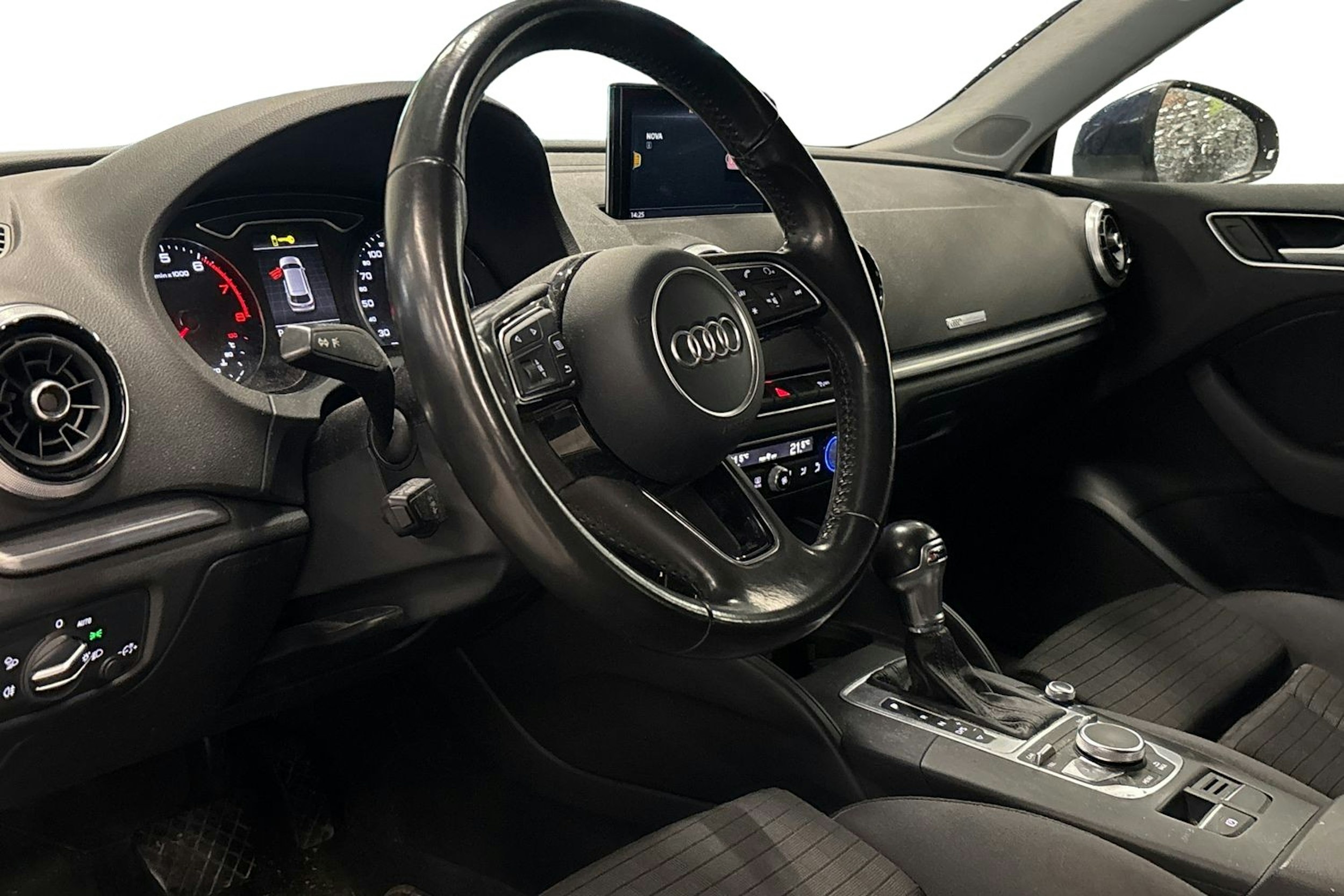 harmaa Audi A3 2017 kuva 3.