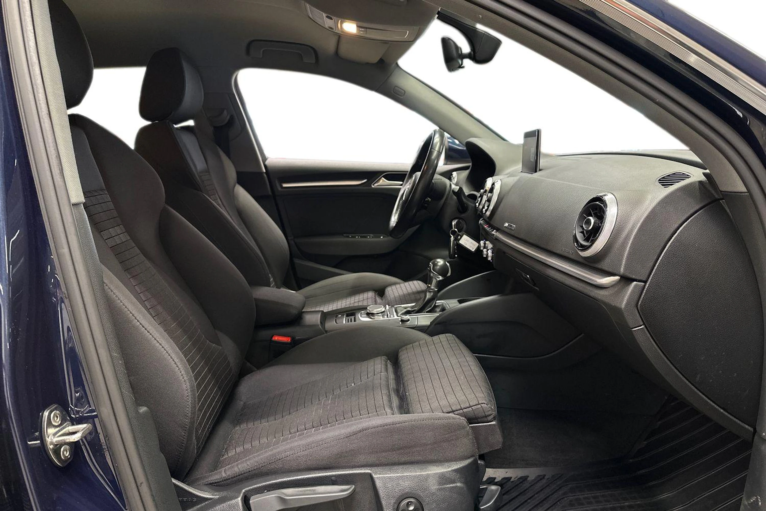 harmaa Audi A3 2017 kuva 9.