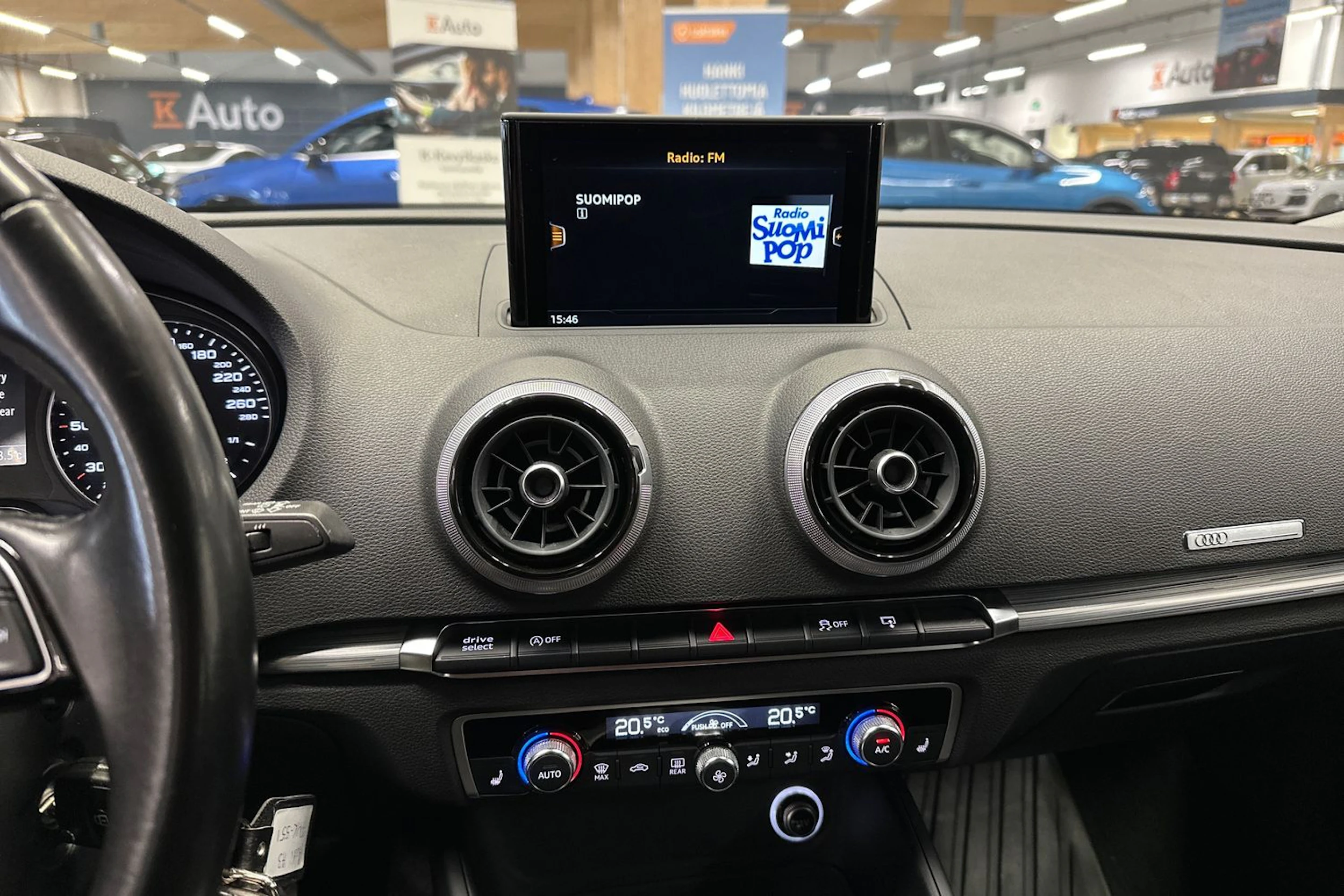 harmaa Audi A3 2017 kuva 13.