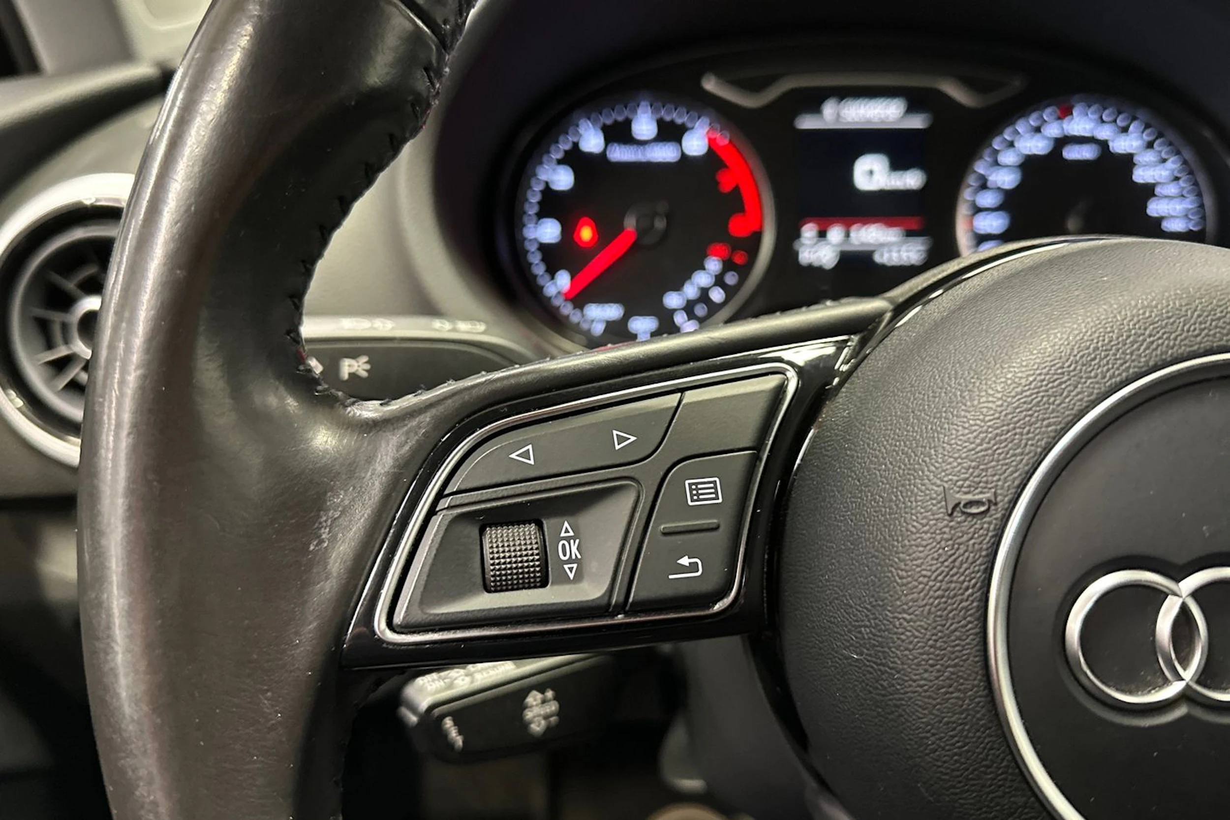 harmaa Audi A3 2017 kuva 19.