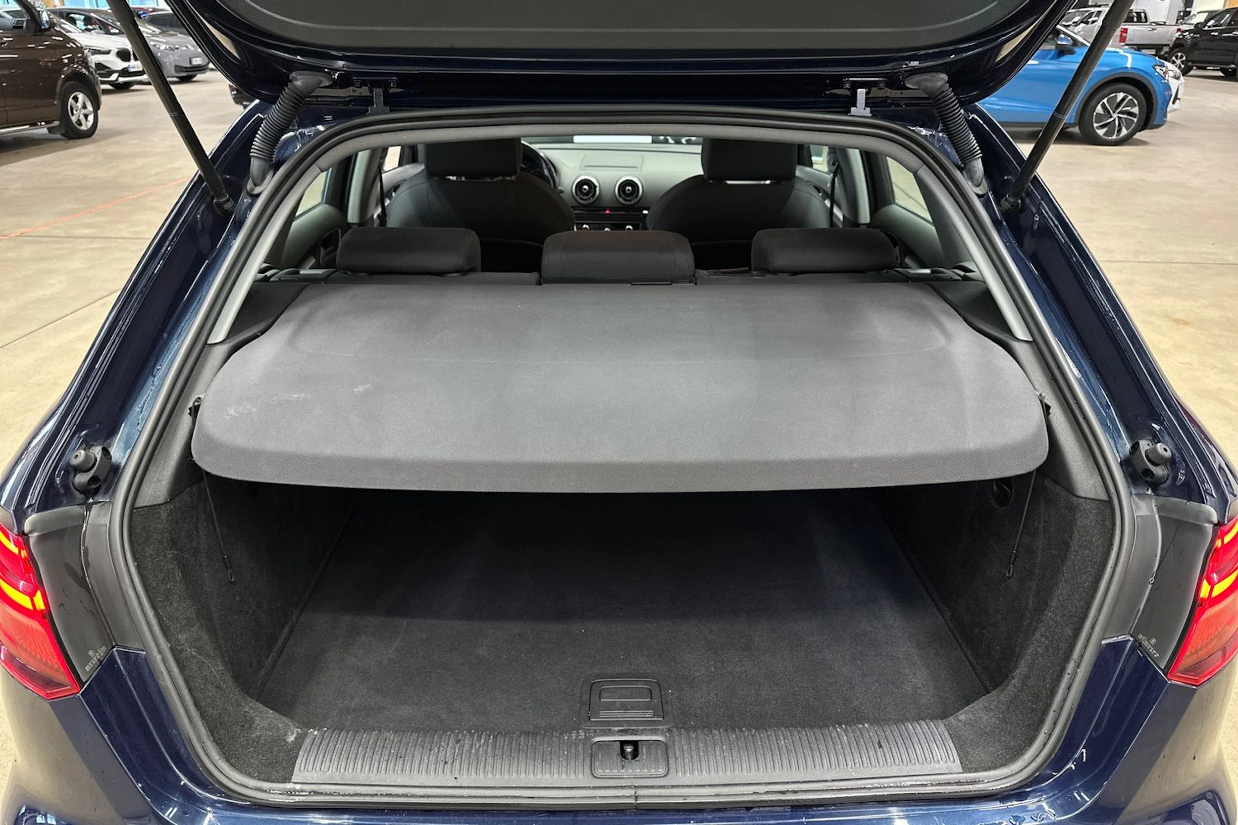 harmaa Audi A3 2017 kuva 22.