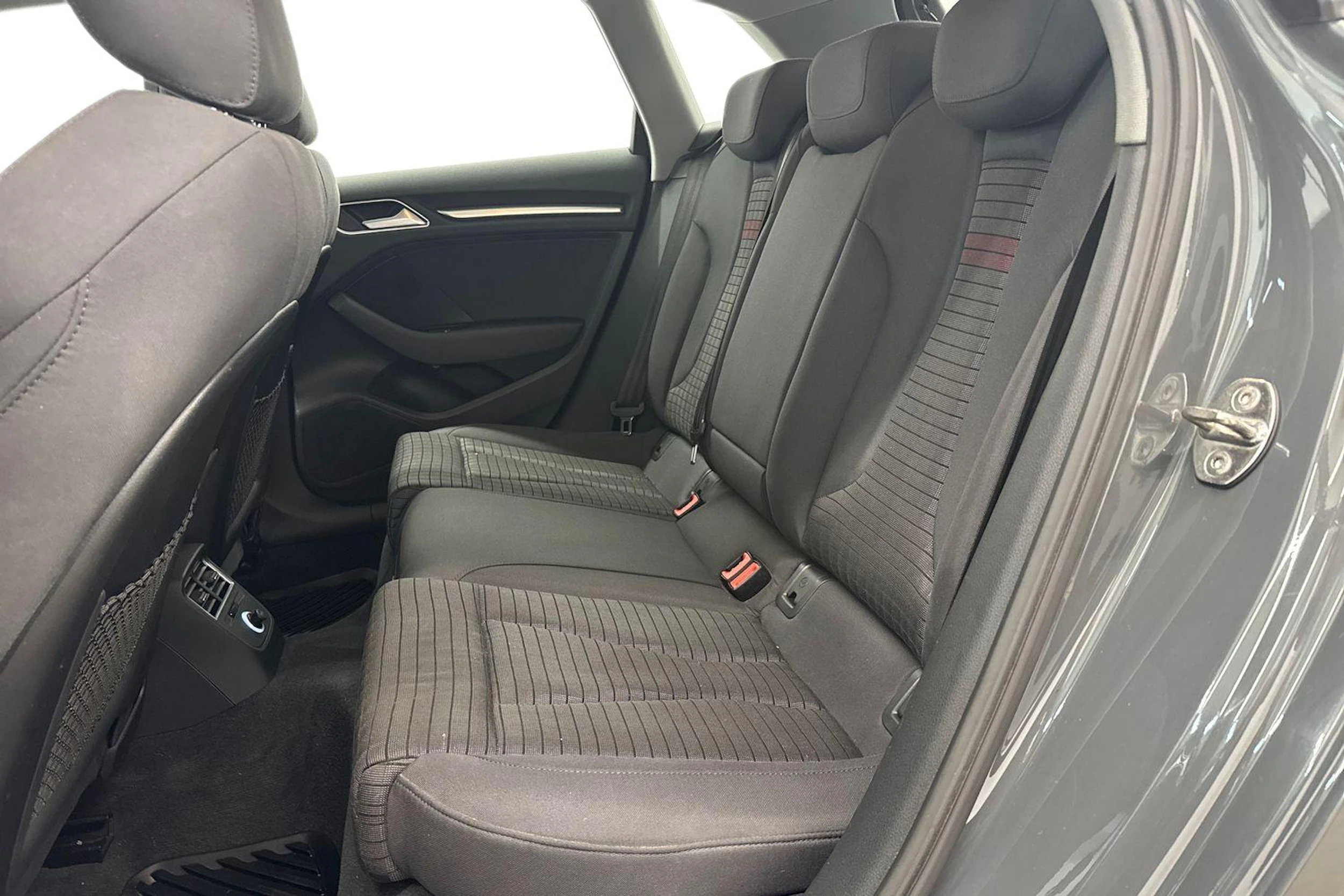 harmaa Audi A3 2017 kuva 11.