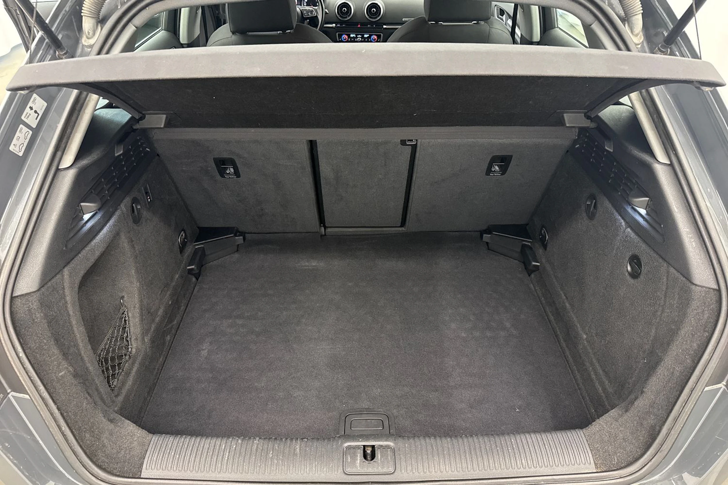 harmaa Audi A3 2017 kuva 15.