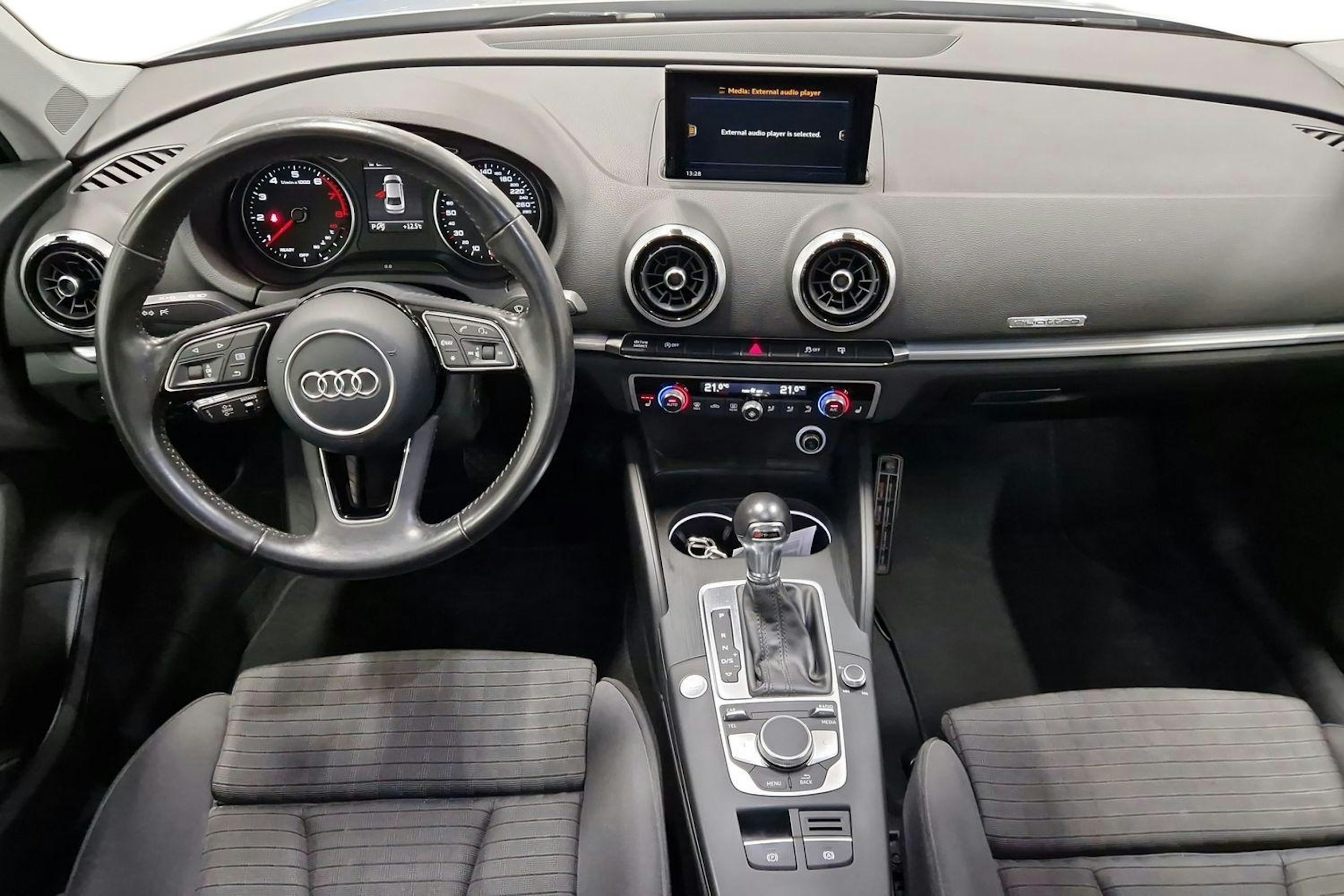 hopea Audi A3 2017 kuva 9.