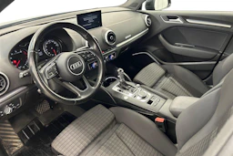 musta Audi A3 2017 kuva 6.