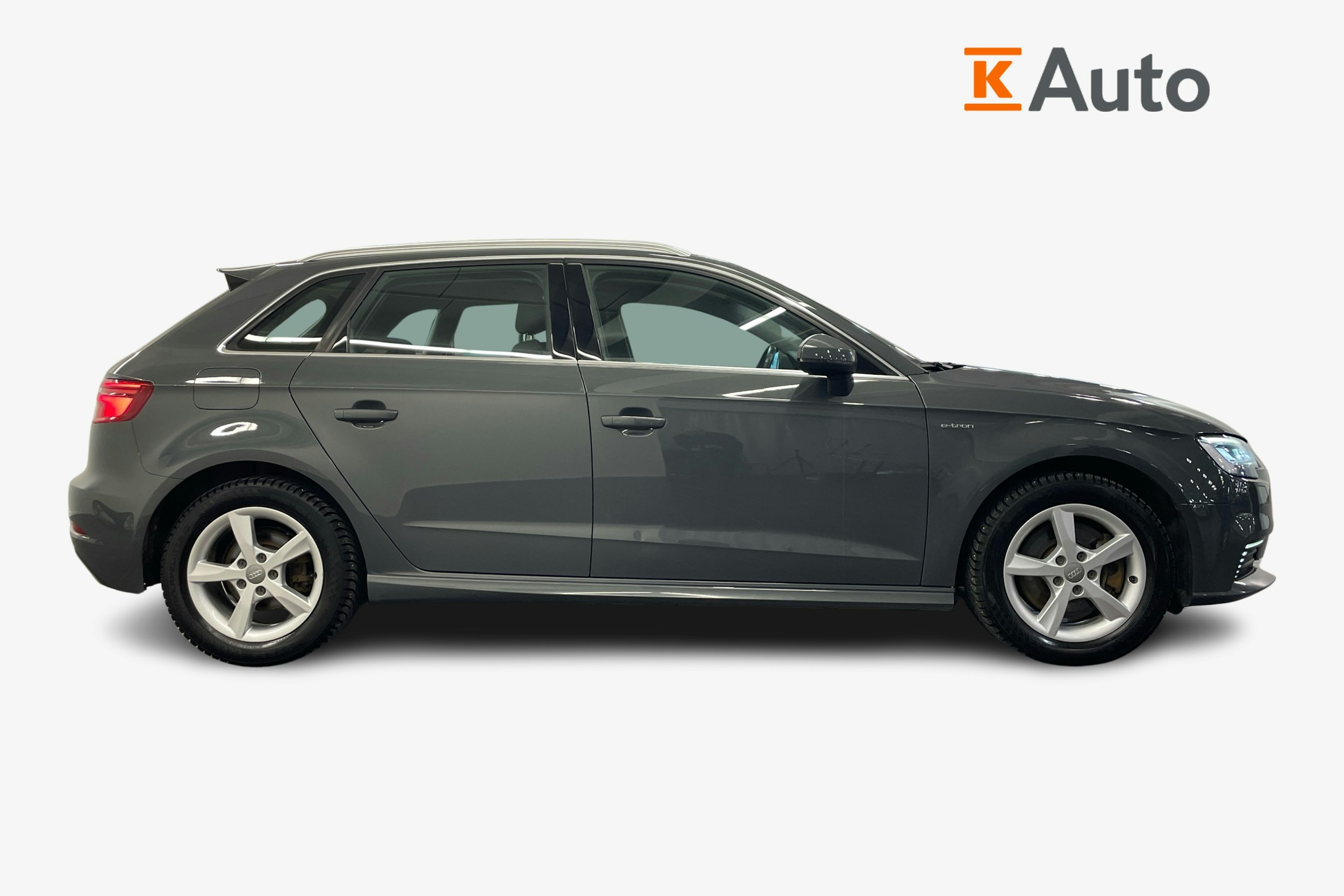 harmaa Audi A3 2017 kuva 5.