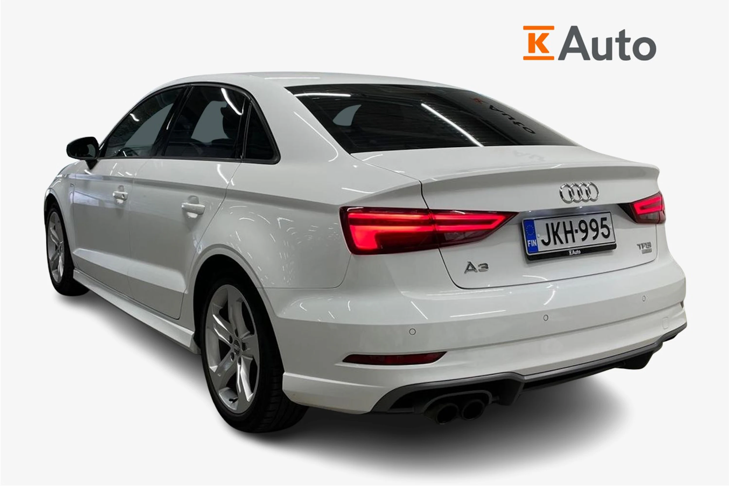valkoinen Audi A3 2017 kuva 3.