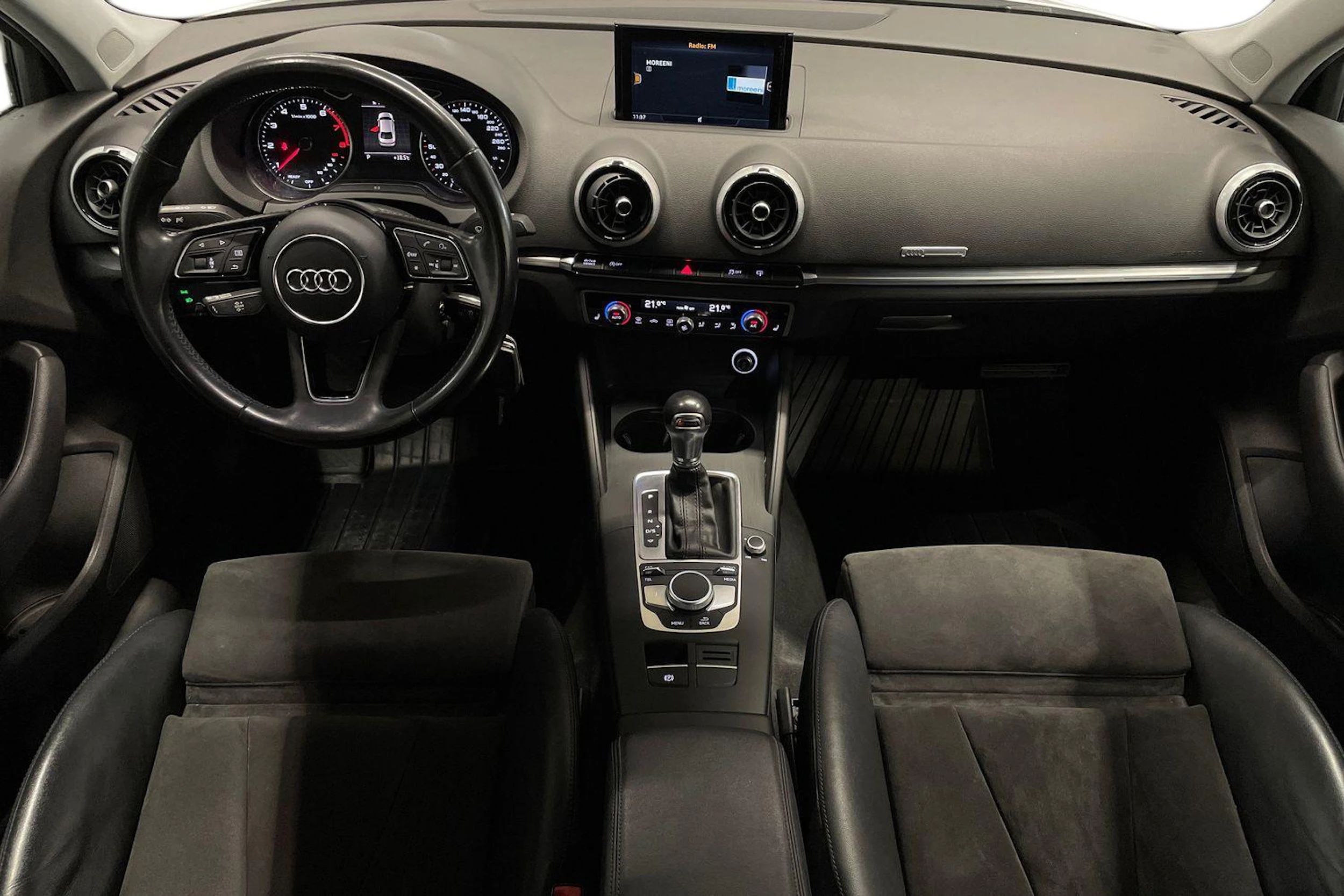 valkoinen Audi A3 2017 kuva 9.