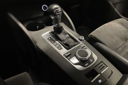 valkoinen Audi A3 2017 kuva 21.