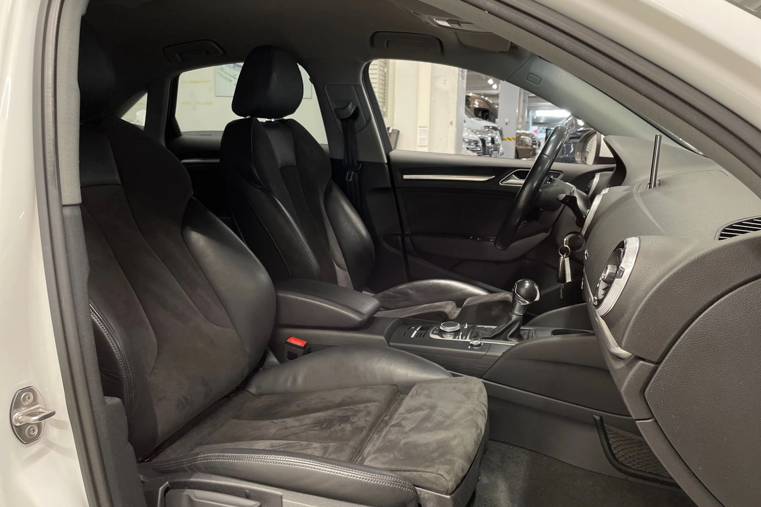 valkoinen Audi A3 2017 kuva 26.