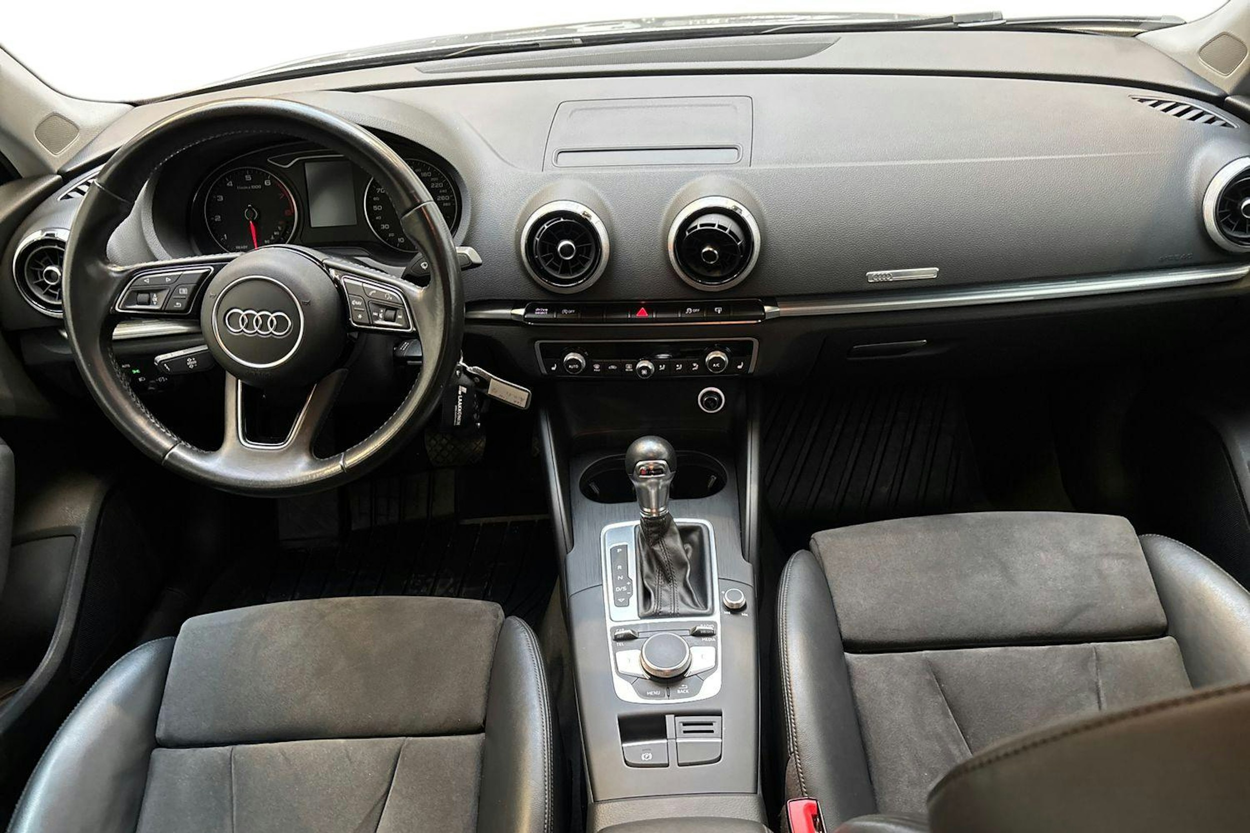 hopea Audi A3 2017 kuva 7.