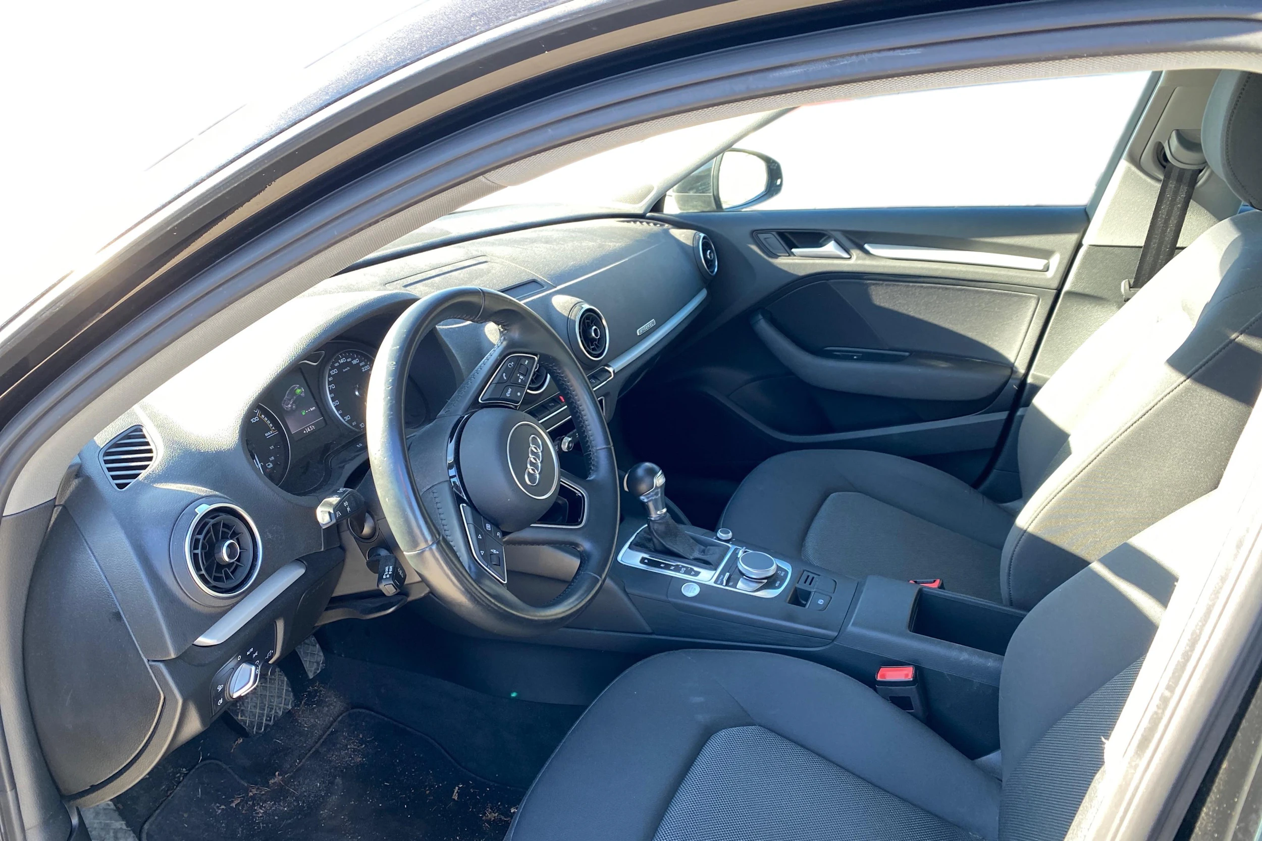 Musta Audi A3 2017 kuva 3.