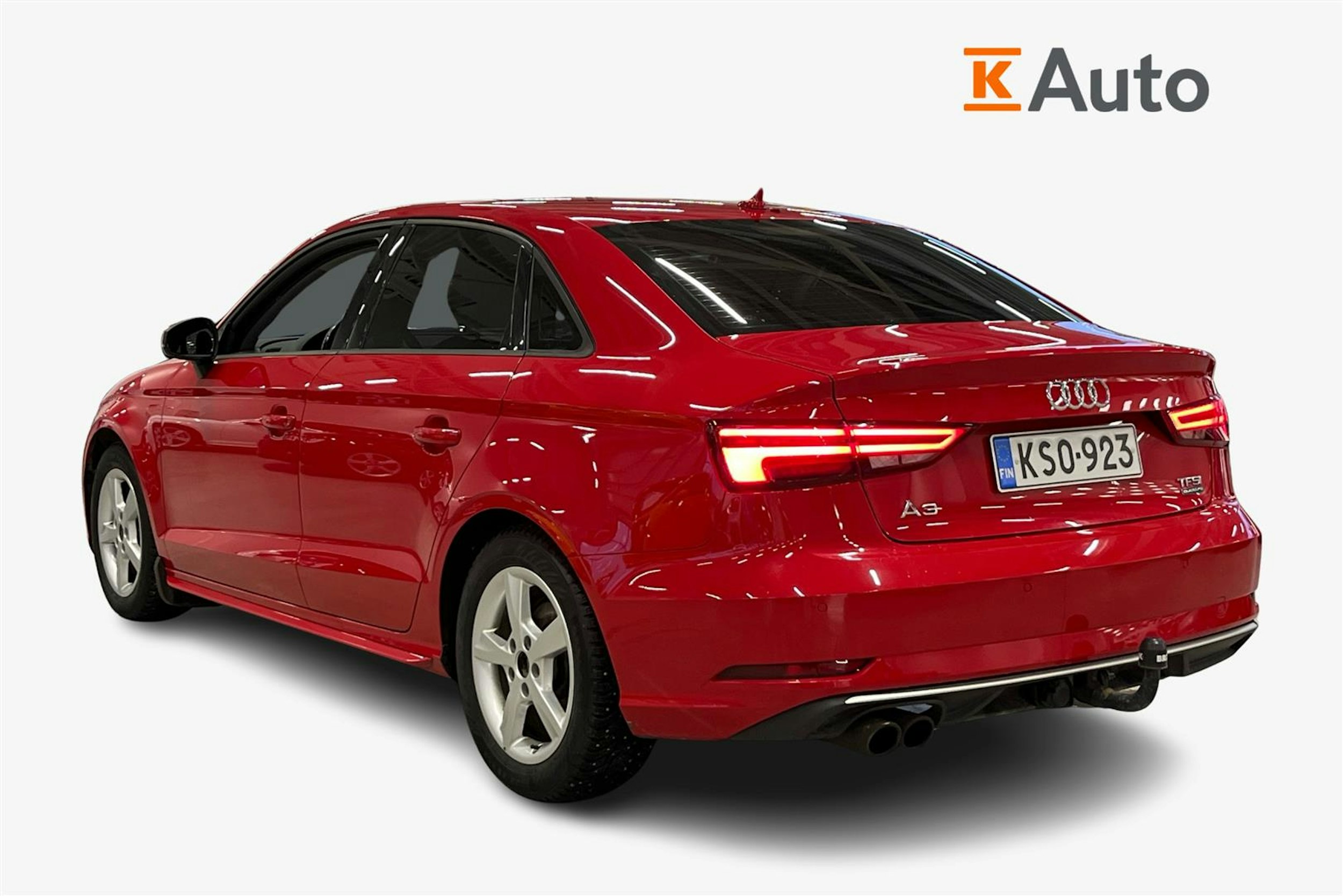 punainen Audi A3 2017 kuva 2.