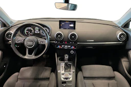 Harmaa Audi A3 2017 kuva 7.