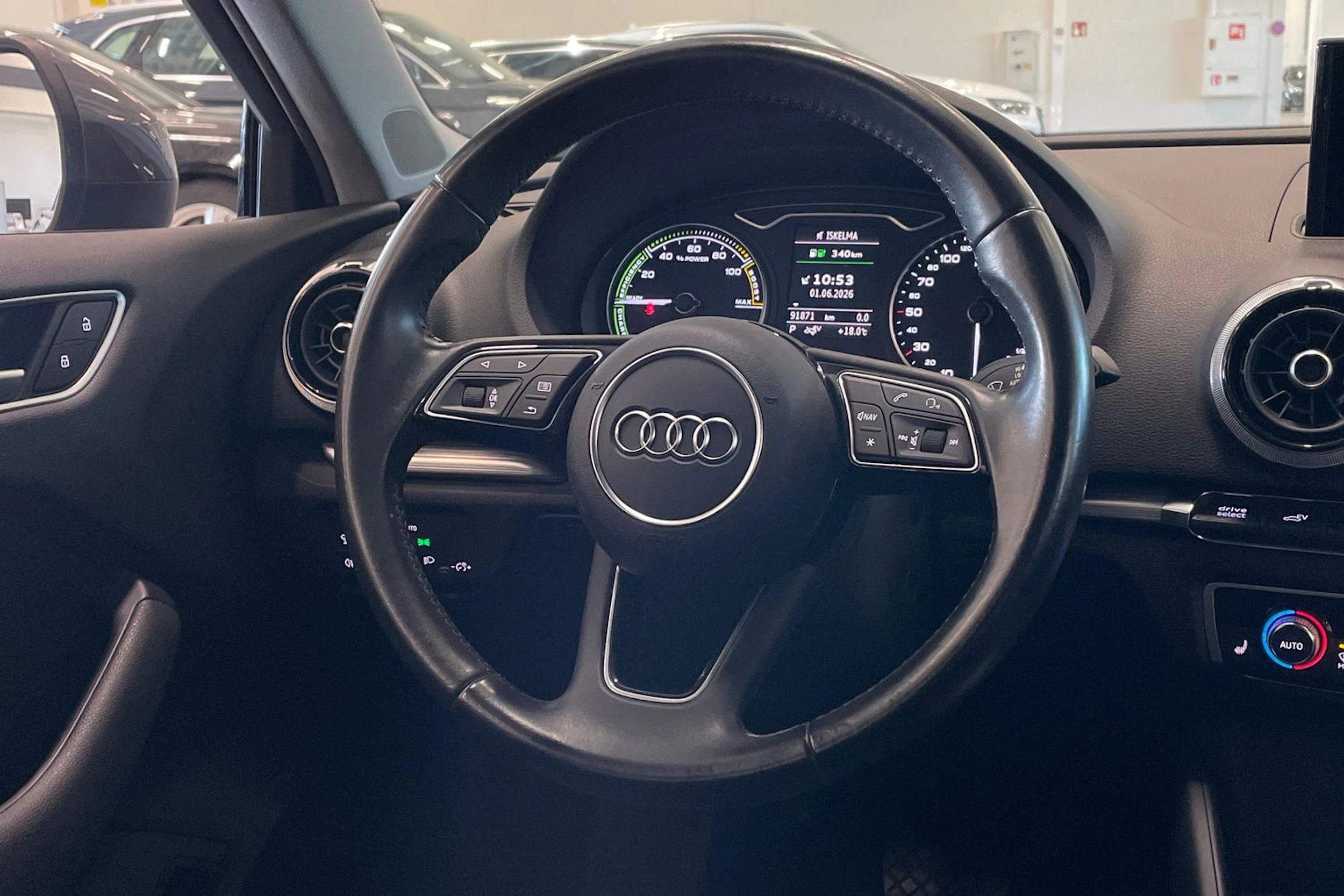 Harmaa Audi A3 2017 kuva 12.