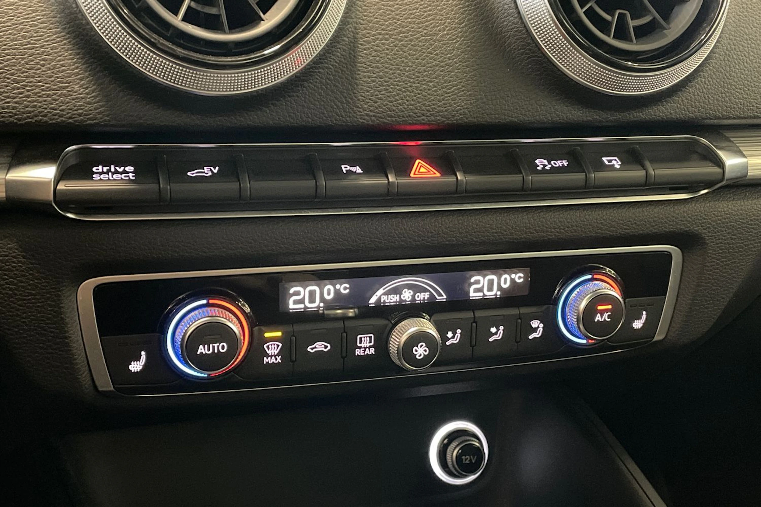 Harmaa Audi A3 2017 kuva 25.