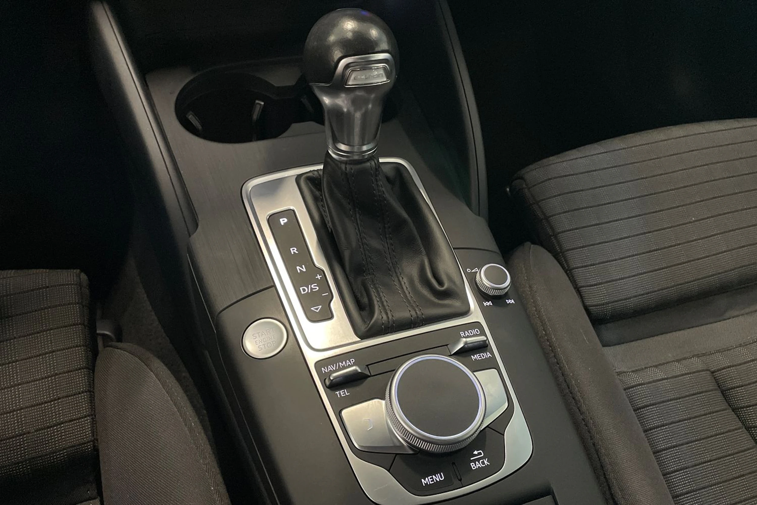 Harmaa Audi A3 2017 kuva 26.