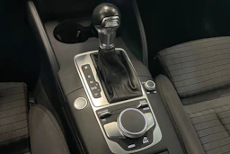 Harmaa Audi A3 2017 kuva 26.