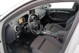 valkoinen Audi A3 2017 kuva 3.