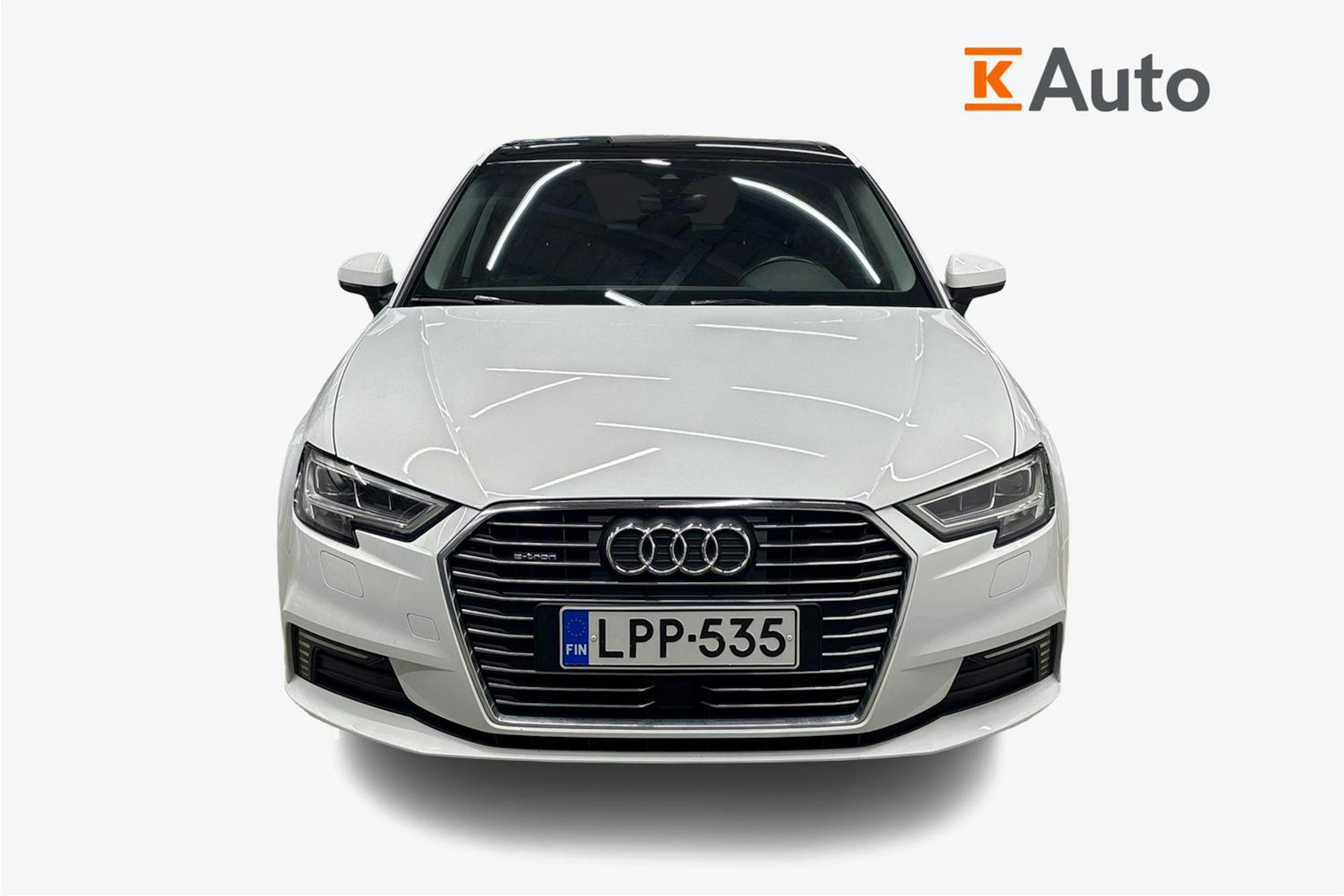 valkoinen Audi A3 2018 kuva 4.