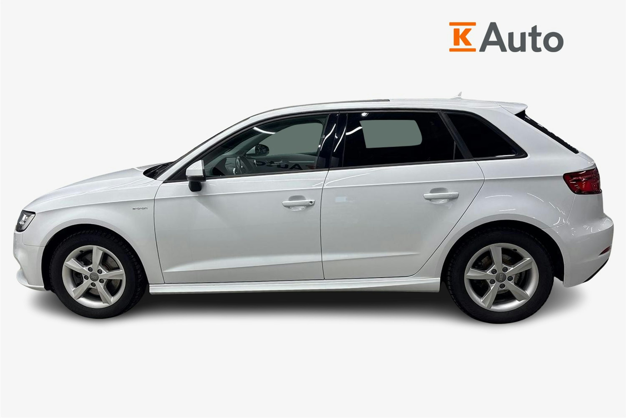 valkoinen Audi A3 2018 kuva 5.