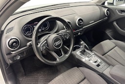 valkoinen Audi A3 2018 kuva 6.