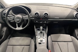 valkoinen Audi A3 2018 kuva 7.