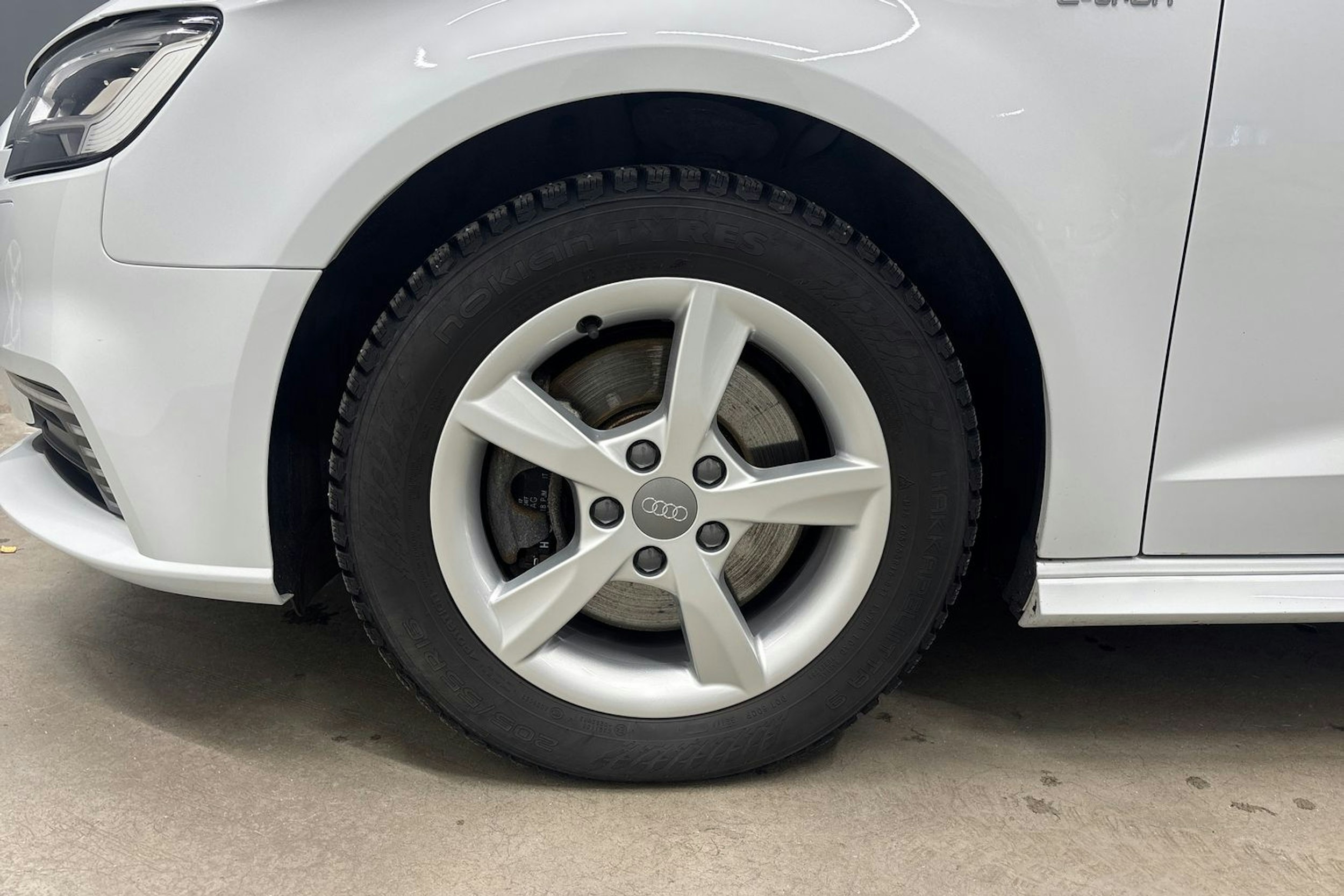 valkoinen Audi A3 2018 kuva 9.