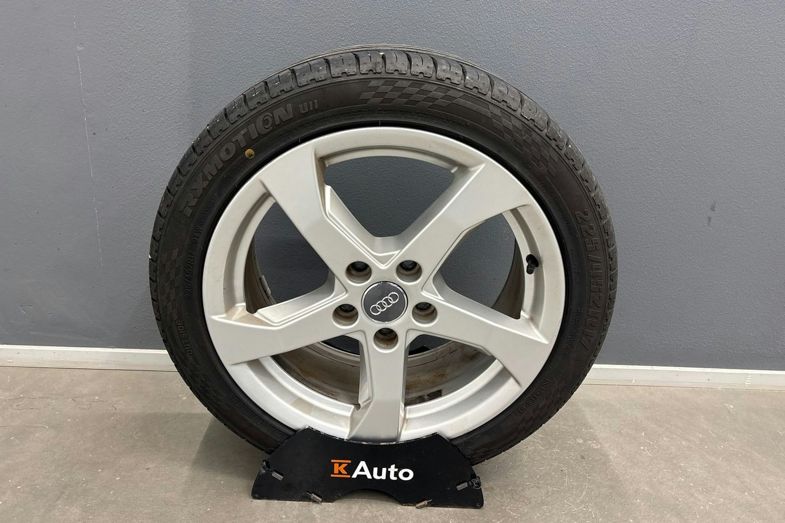 valkoinen Audi A3 2018 kuva 10.