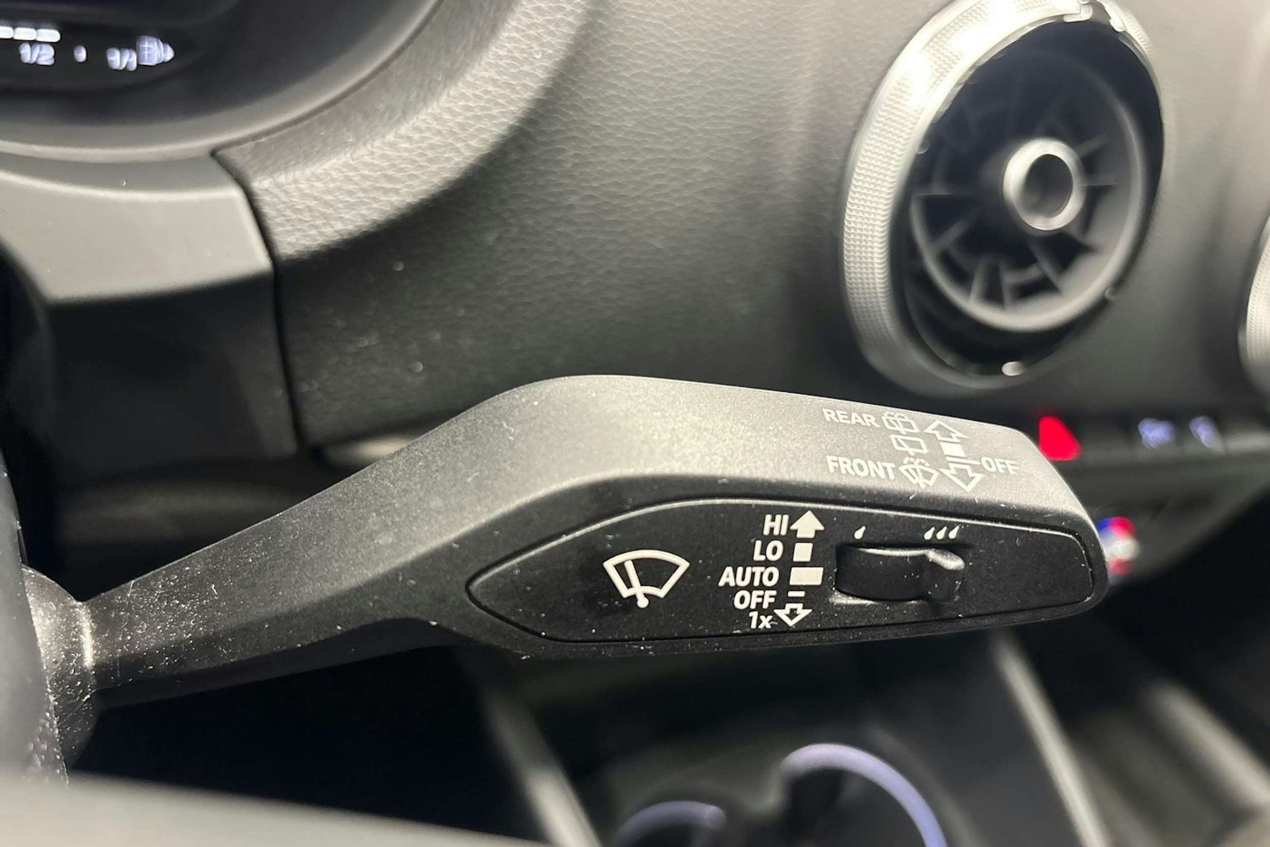 valkoinen Audi A3 2018 kuva 15.