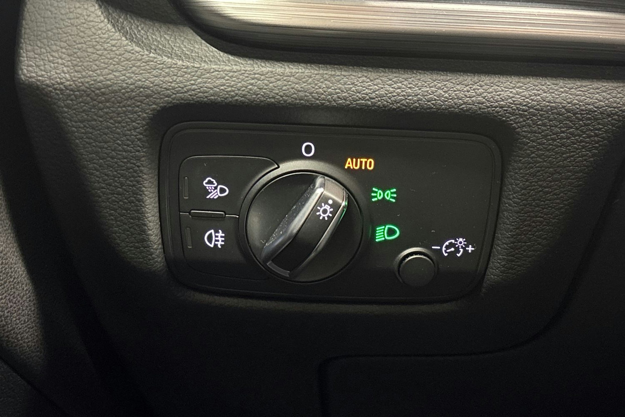 valkoinen Audi A3 2018 kuva 16.