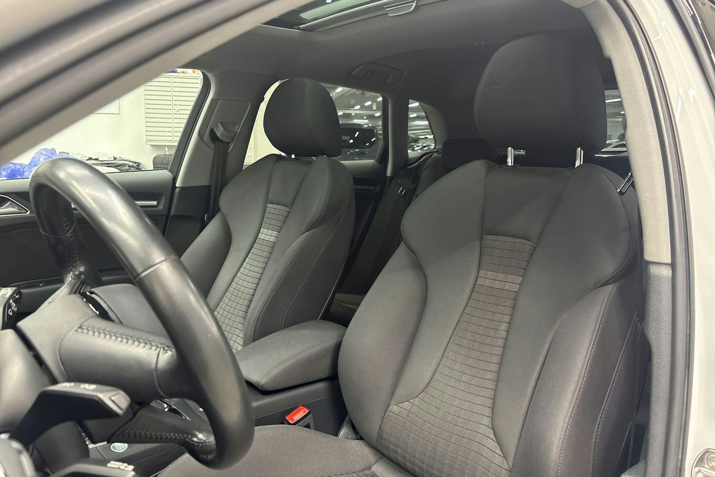 valkoinen Audi A3 2018 kuva 21.