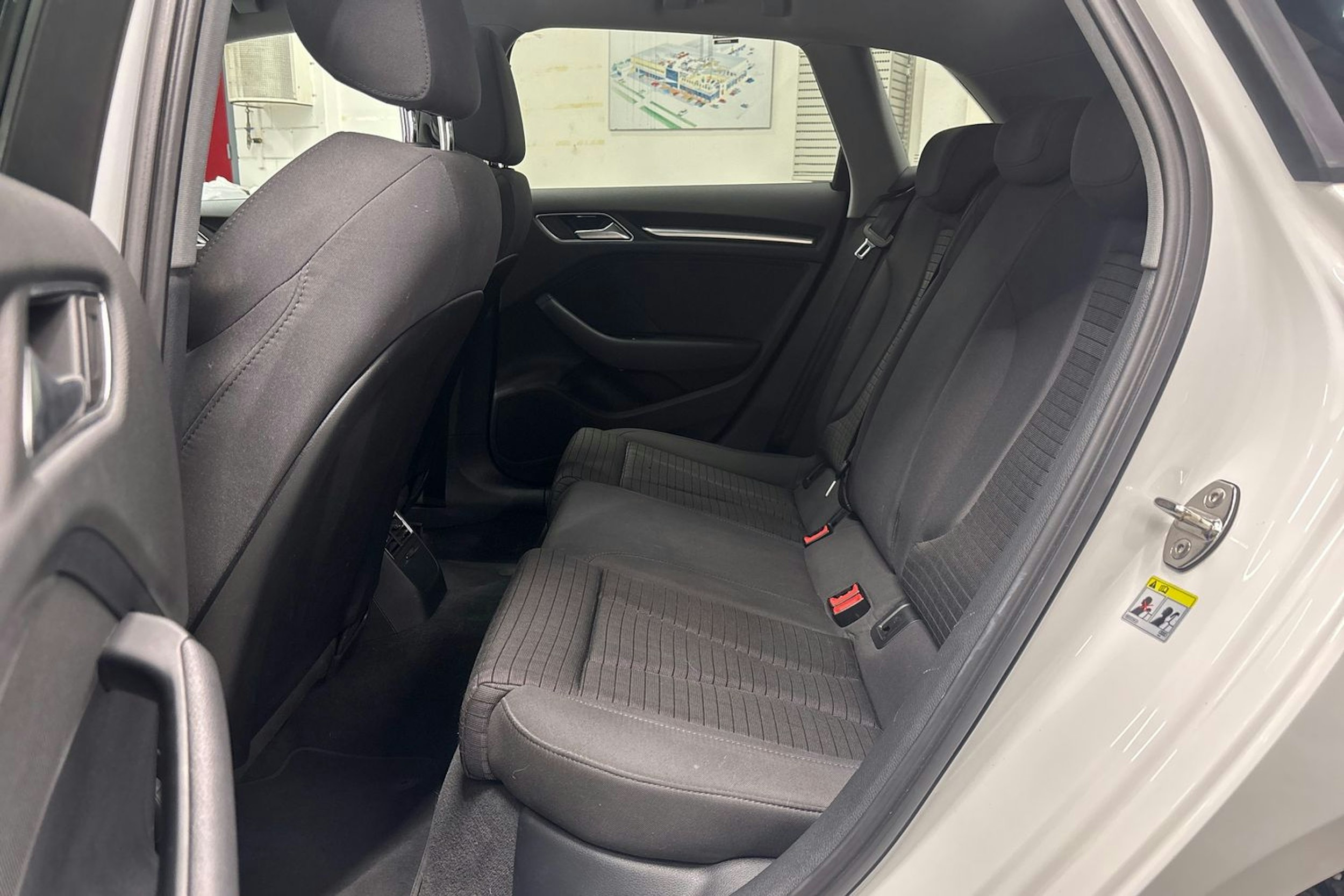 valkoinen Audi A3 2018 kuva 23.