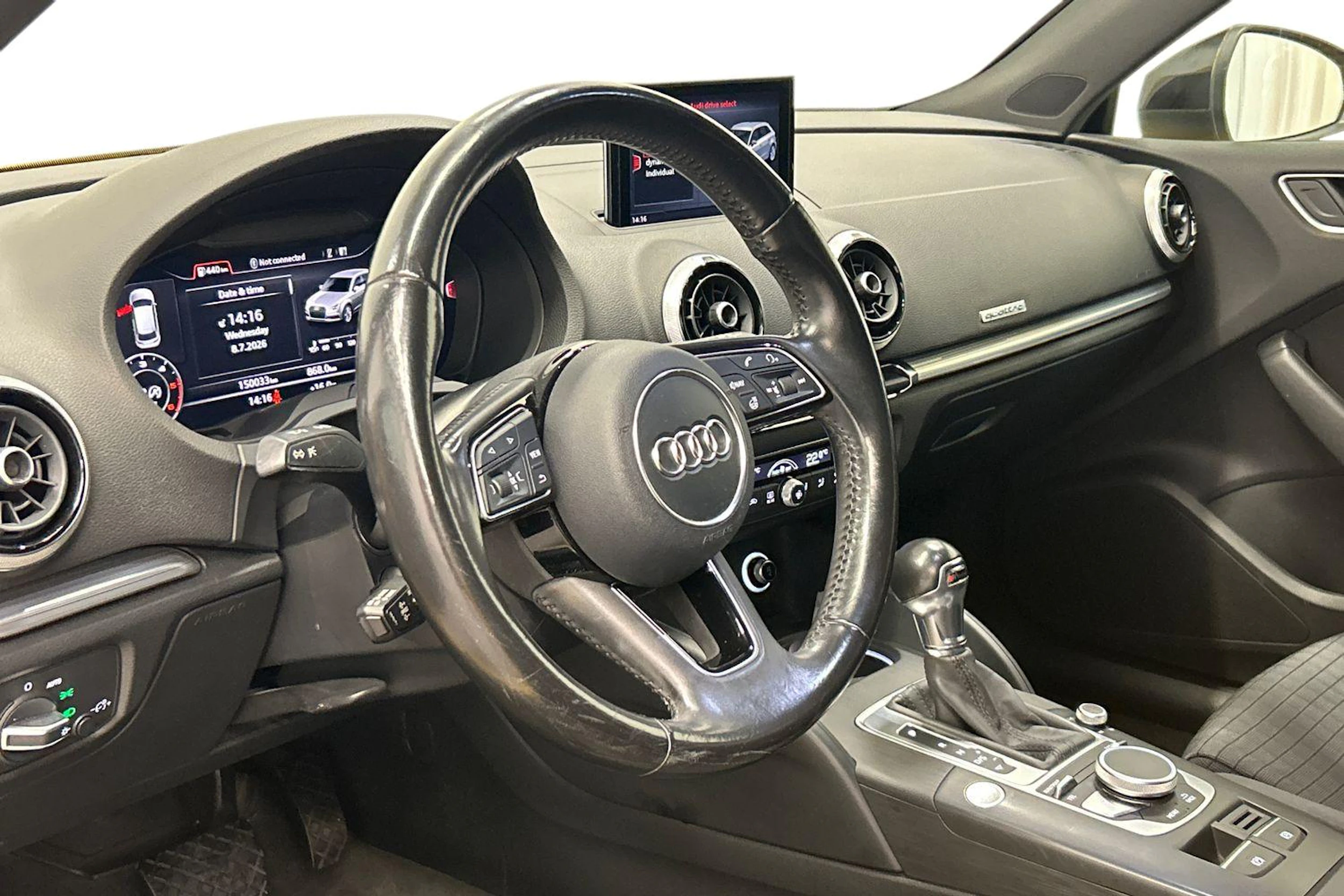 keltainen Audi A3 2017 kuva 6.