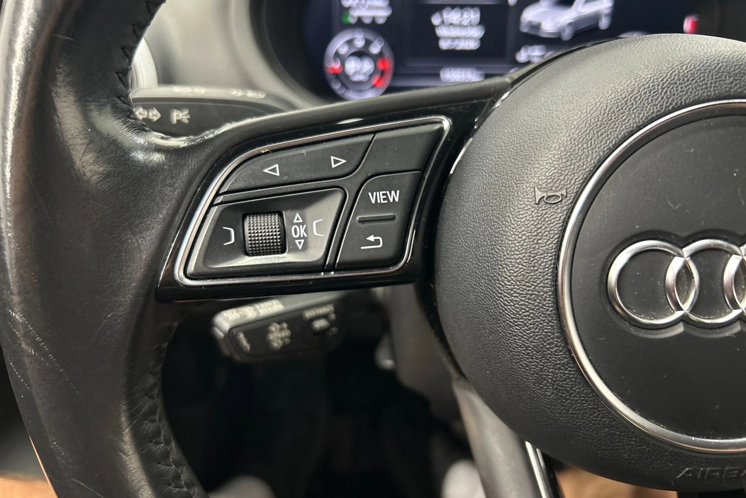 keltainen Audi A3 2017 kuva 17.
