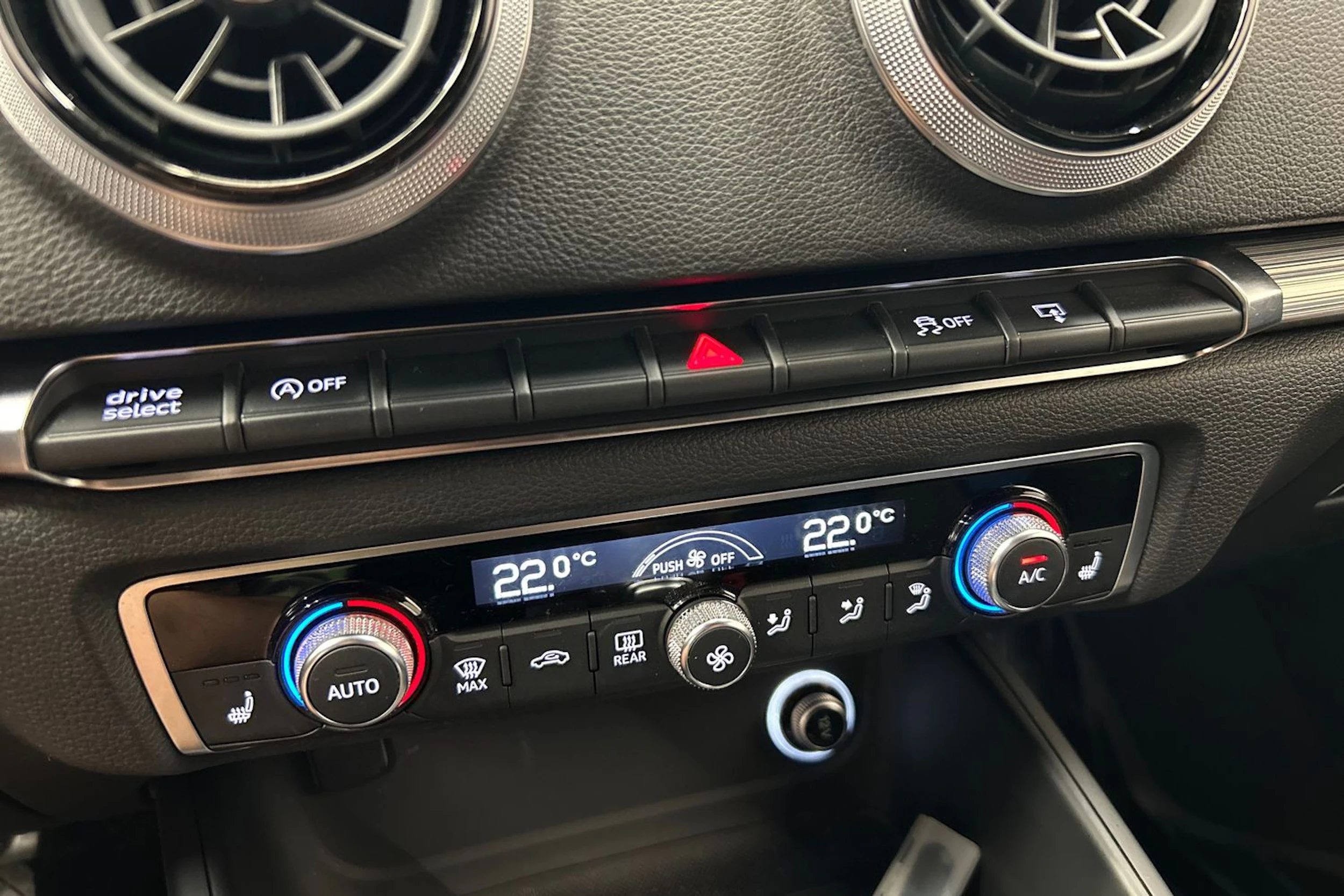 keltainen Audi A3 2017 kuva 23.