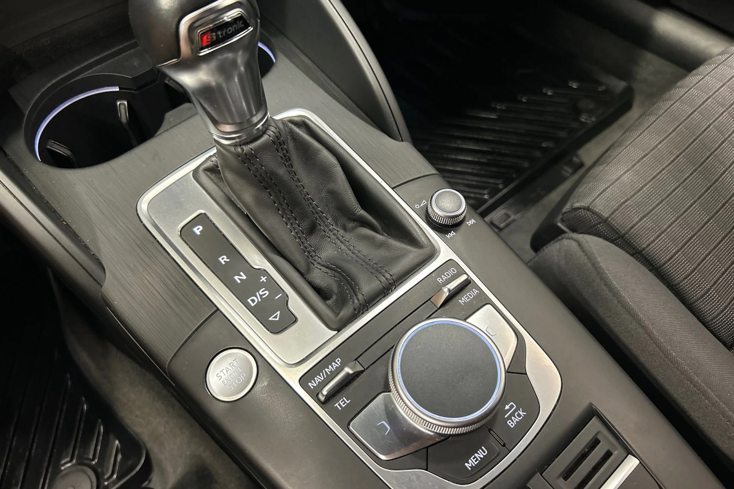 keltainen Audi A3 2017 kuva 24.