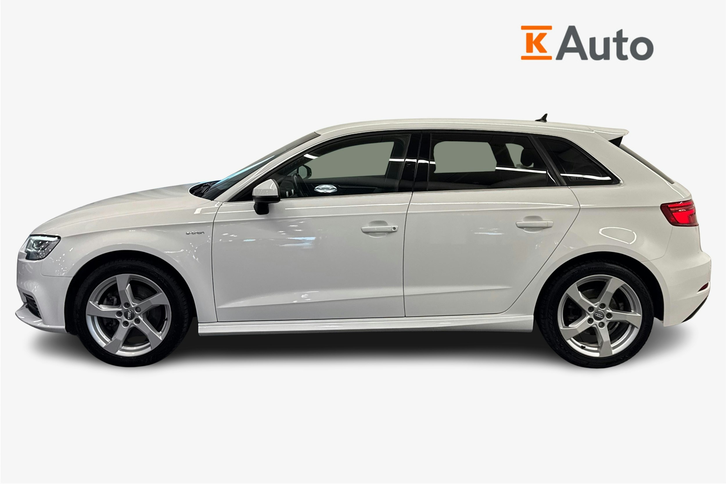 valkoinen Audi A3 2017 kuva 6.