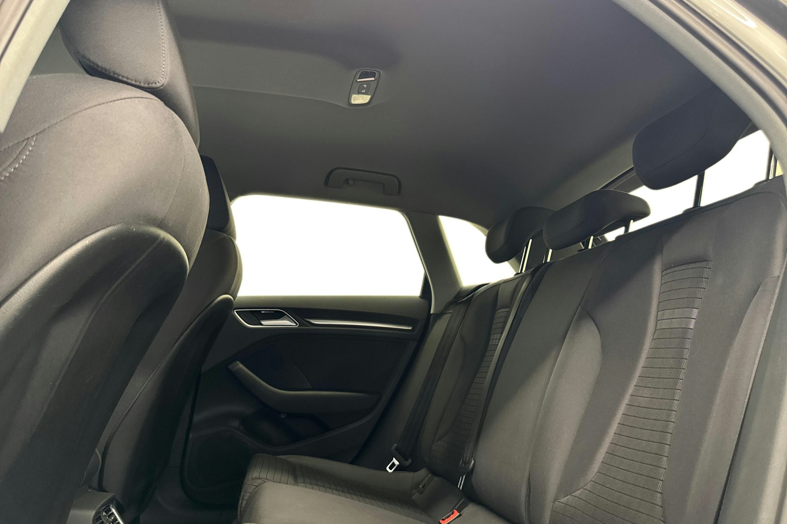 valkoinen Audi A3 2017 kuva 10.