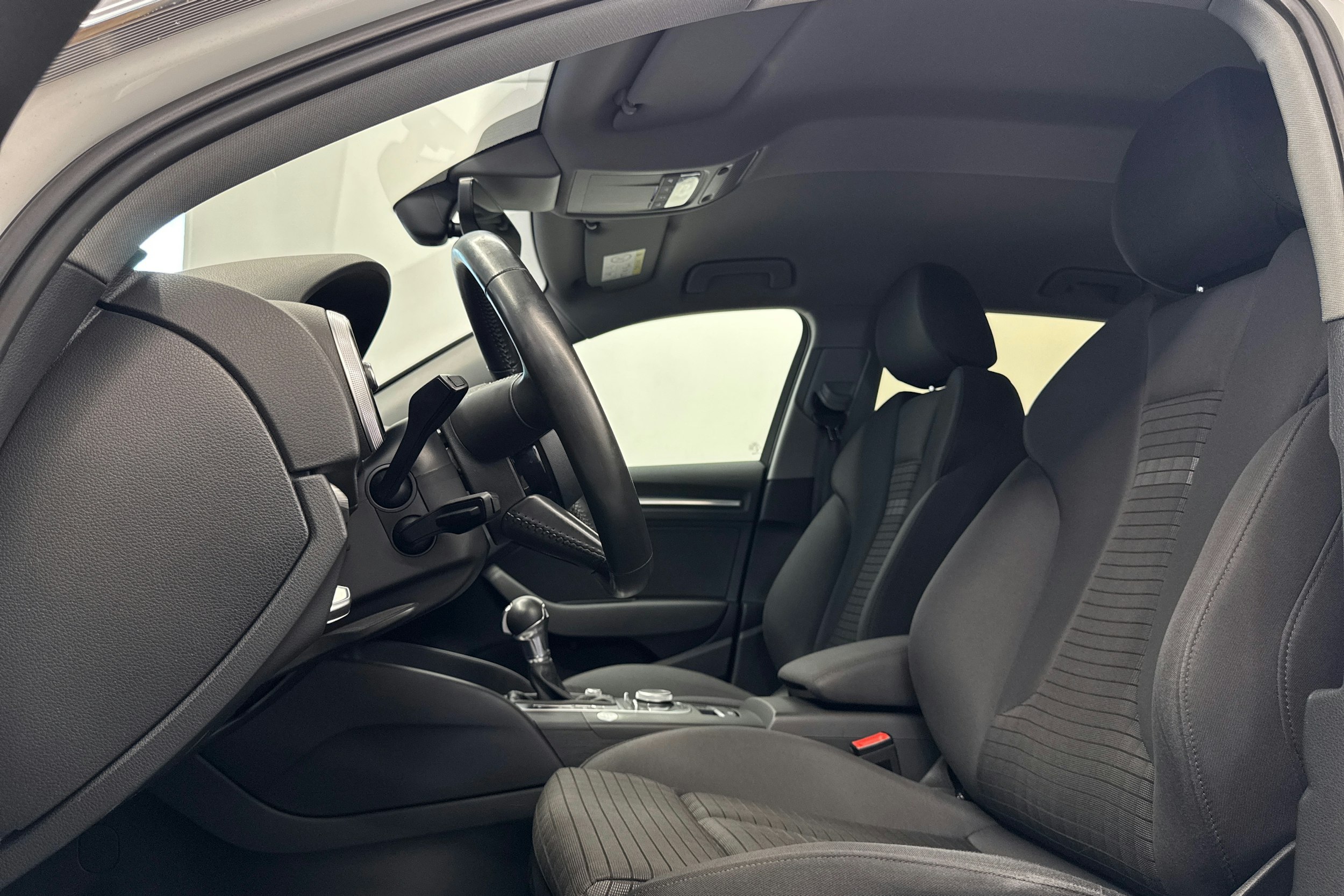 valkoinen Audi A3 2017 kuva 15.