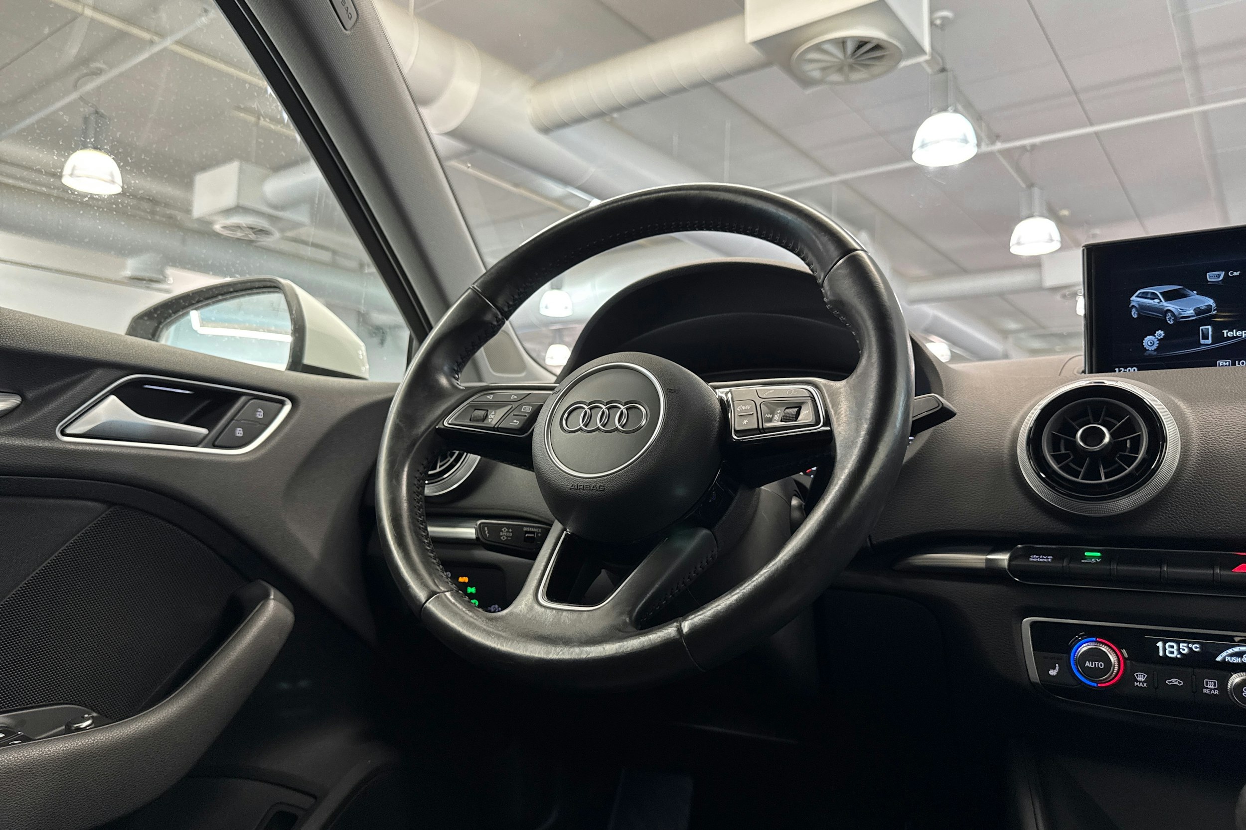 valkoinen Audi A3 2017 kuva 17.