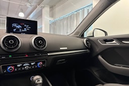 valkoinen Audi A3 2017 kuva 31.