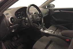 sininen Audi A3 2017 kuva 3.