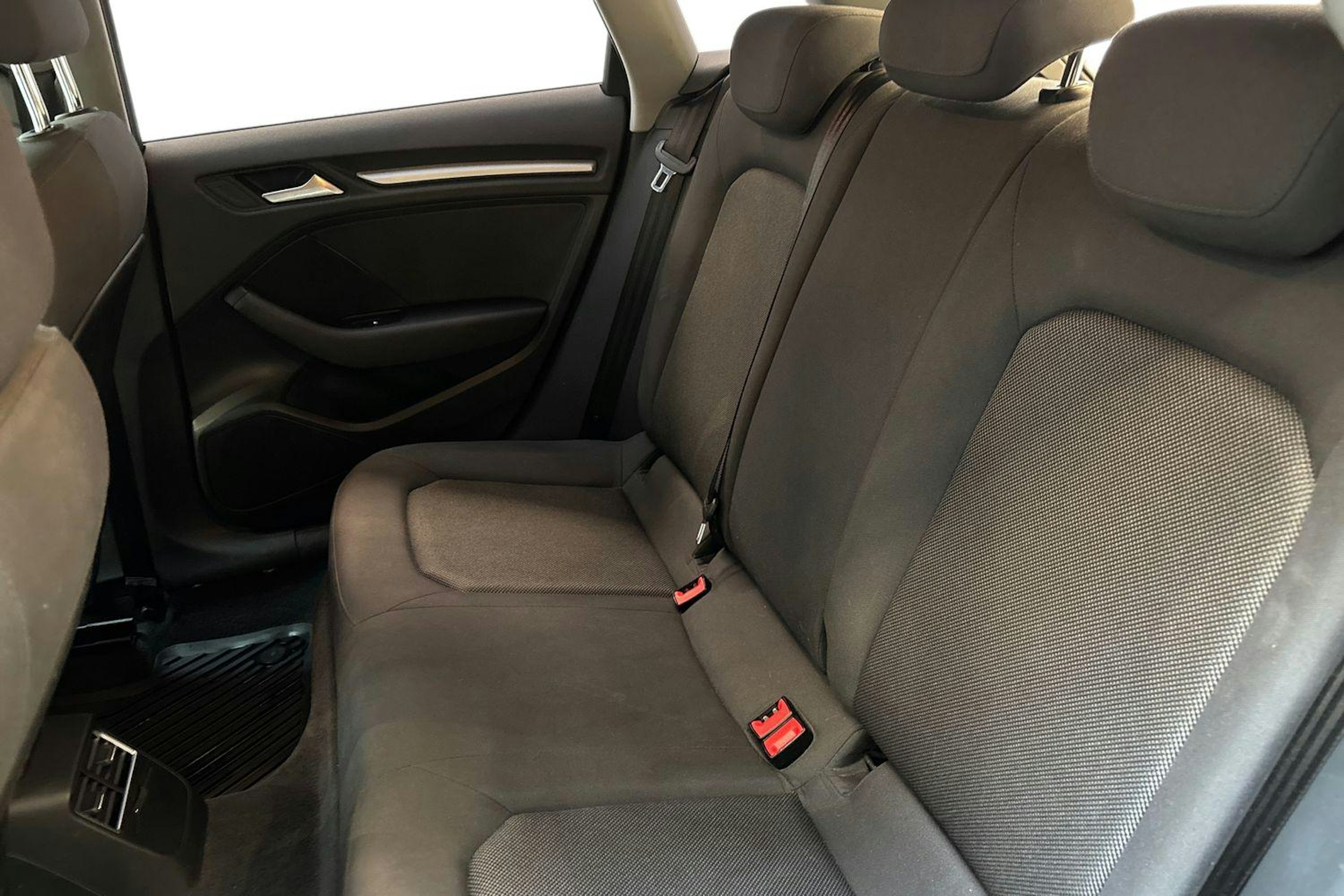 harmaa Audi A3 2017 kuva 8.