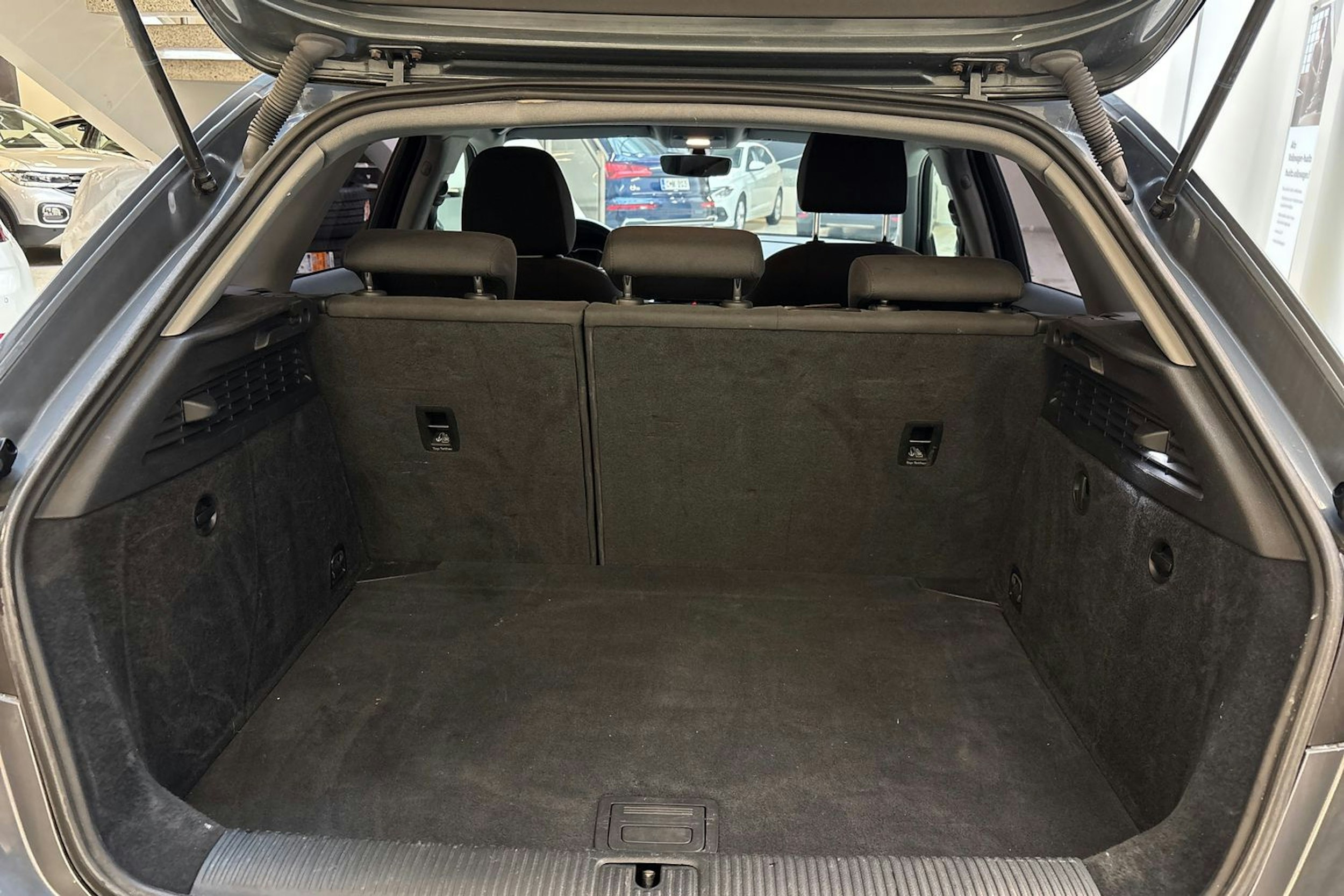 harmaa Audi A3 2017 kuva 12.