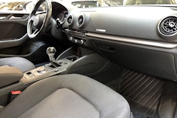 harmaa Audi A3 2017 kuva 21.