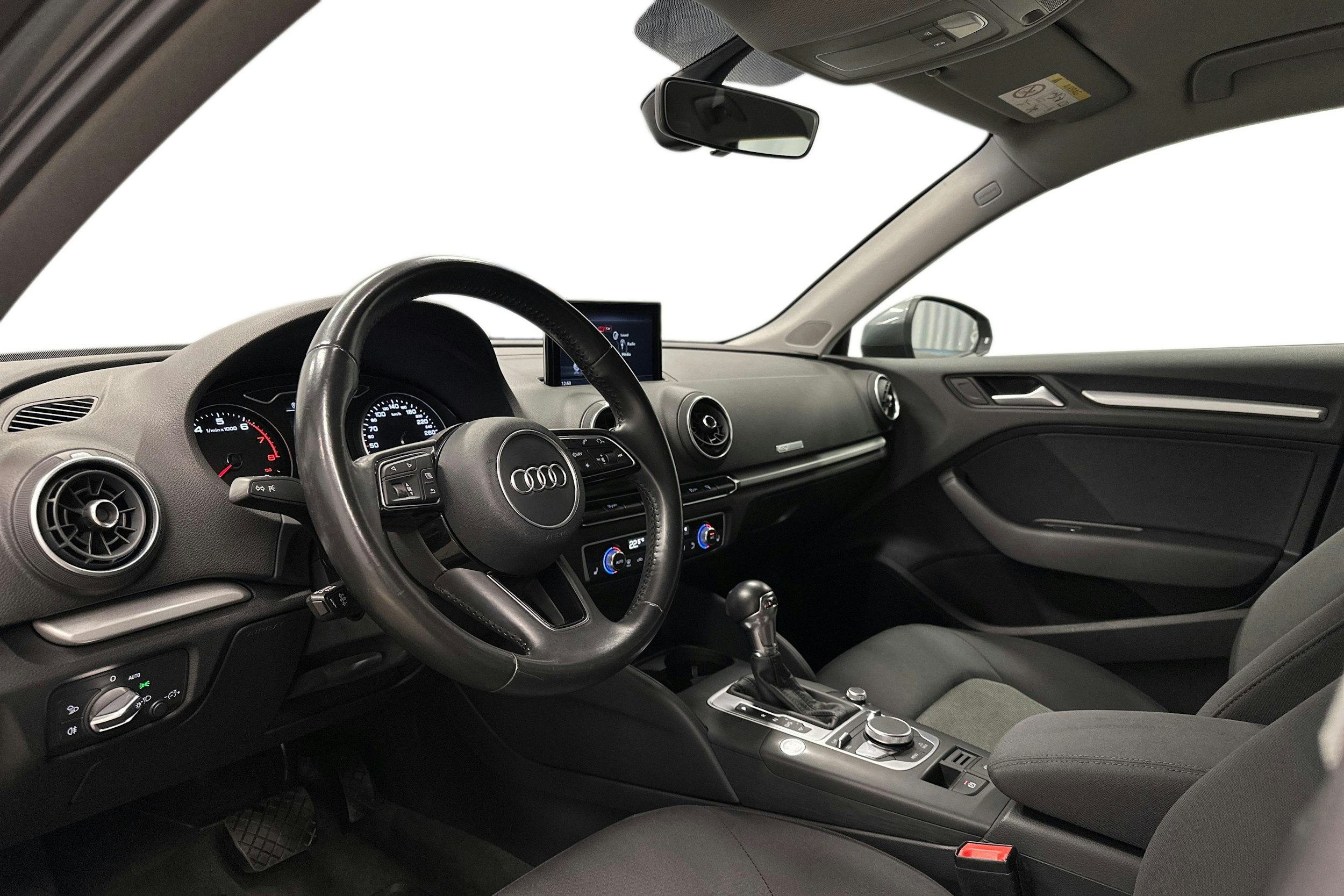 harmaa Audi A3 2017 kuva 7.