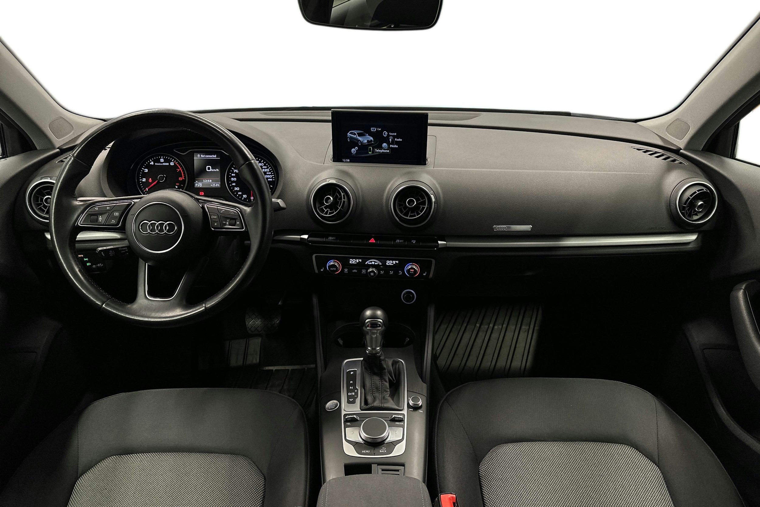 harmaa Audi A3 2017 kuva 9.